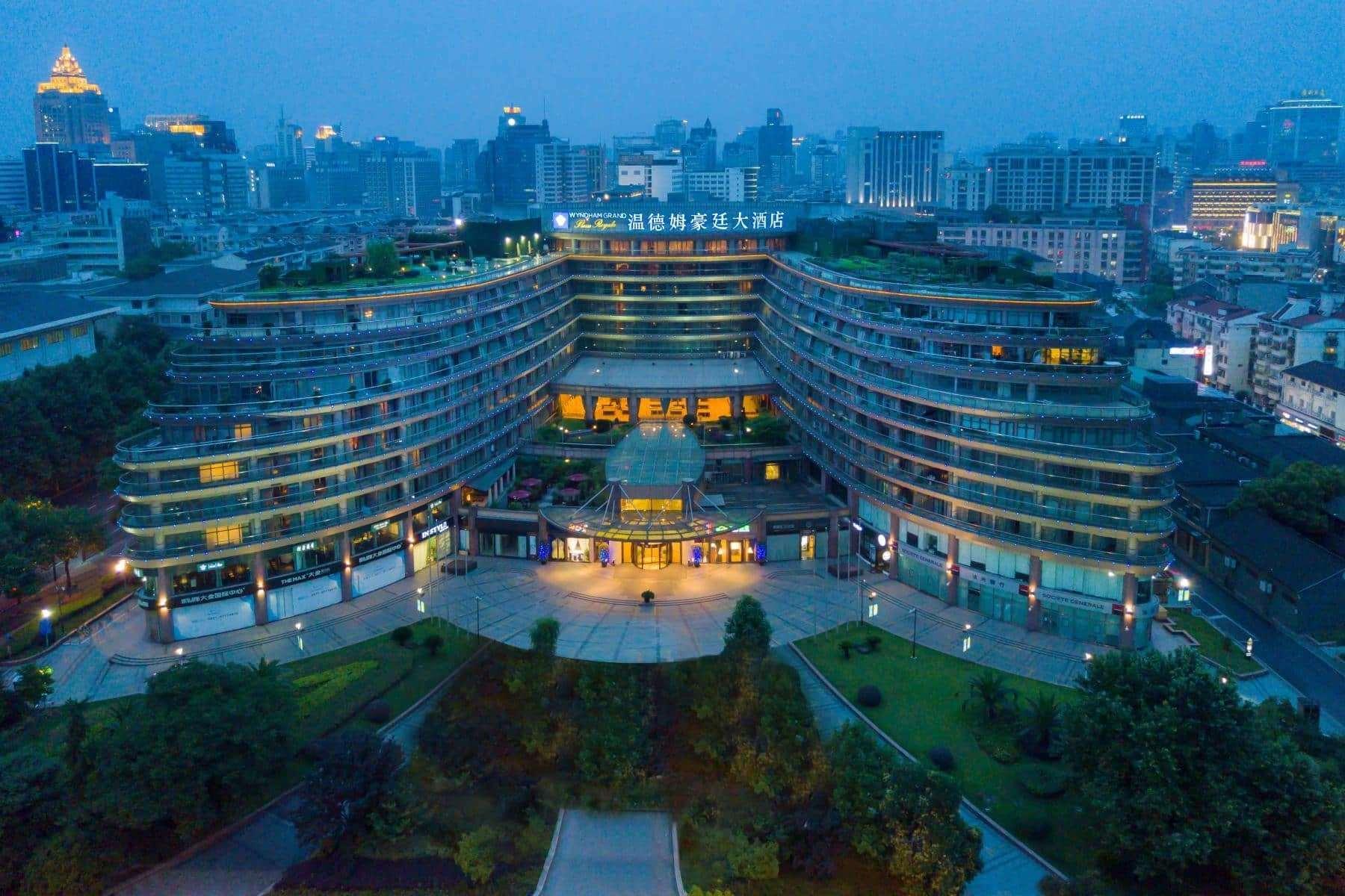 Wyndham Grand Plaza Royale Hangzhou Exterior photo